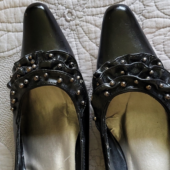 Pierre Dumas size 11 black heels. - Picture 3 of 4